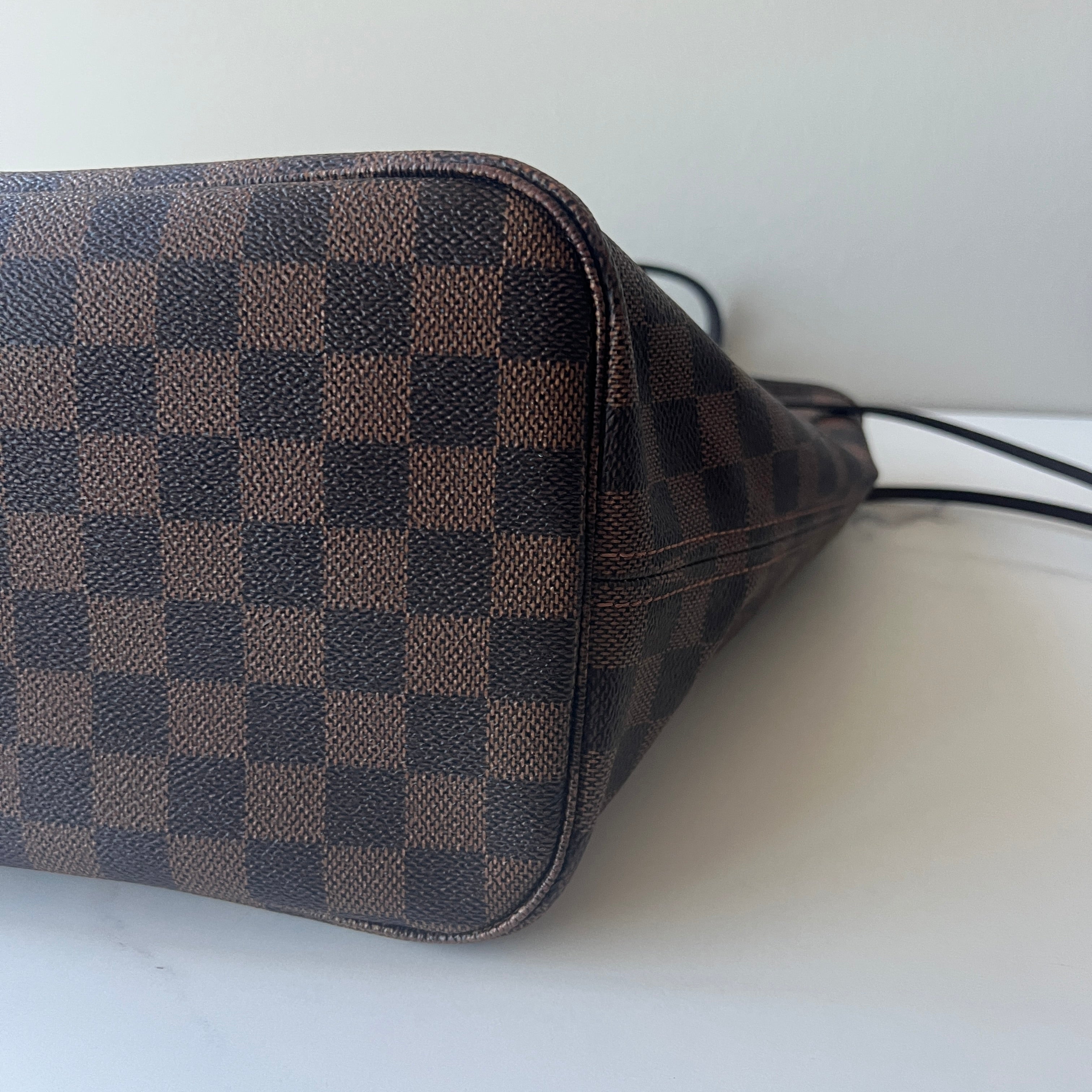 Louis Vuitton Neverfull MM & Pouchp