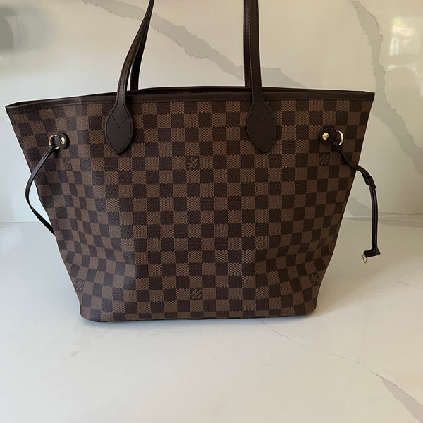 Louis Vuitton Neverfull MM & Pouch