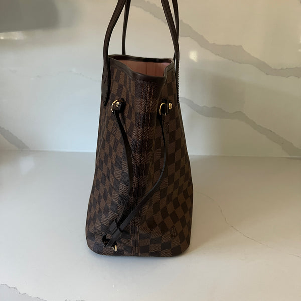 Louis Vuitton Neverfull MM & Pouch