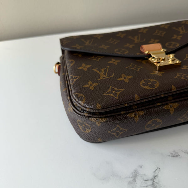 Louis Vuitton Pochette Metis