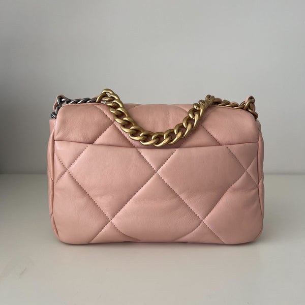 Chanel 19
