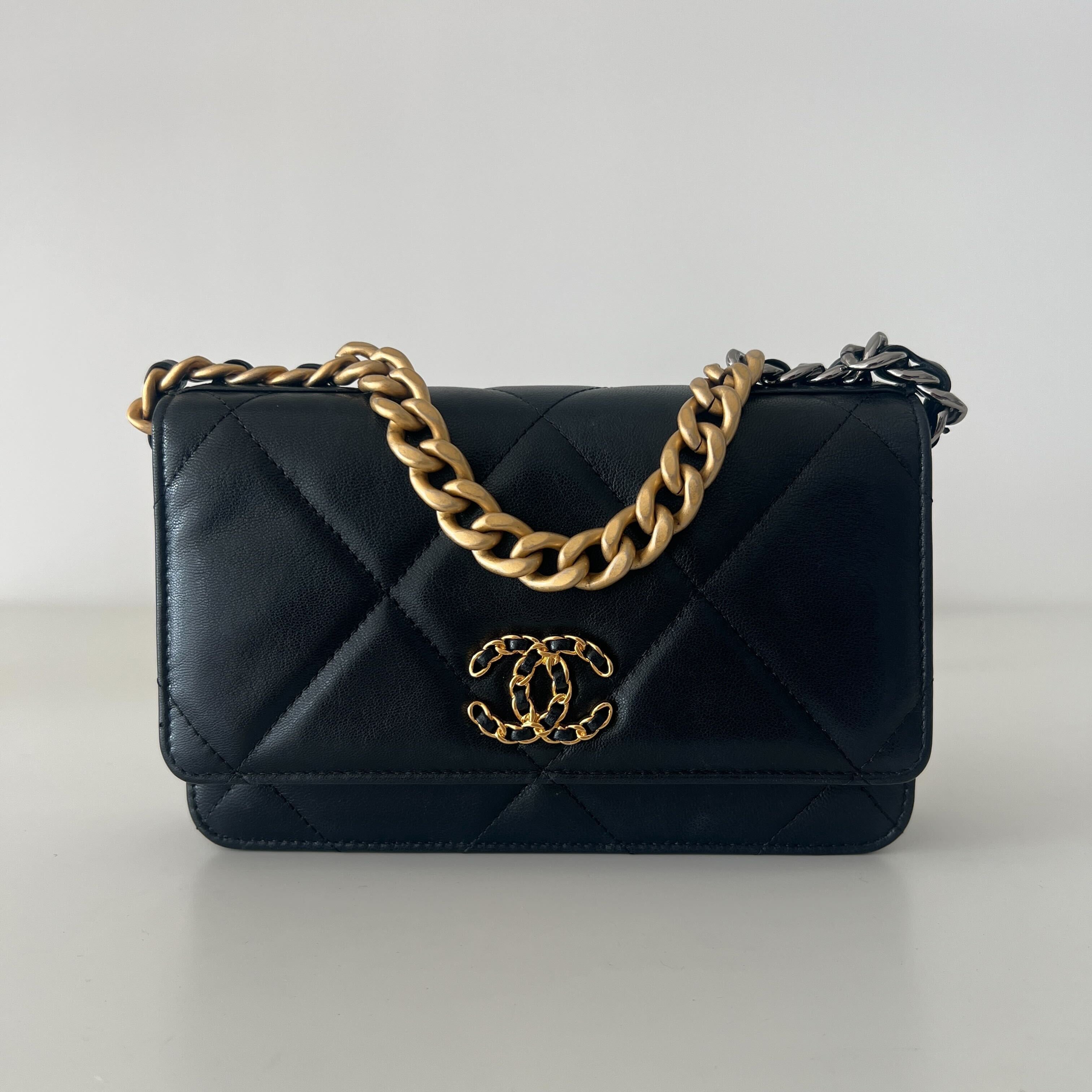 Chanel 19 WOC
