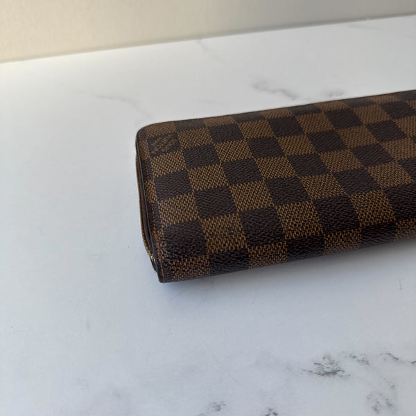 Louis Vuitton Zippy Wallet