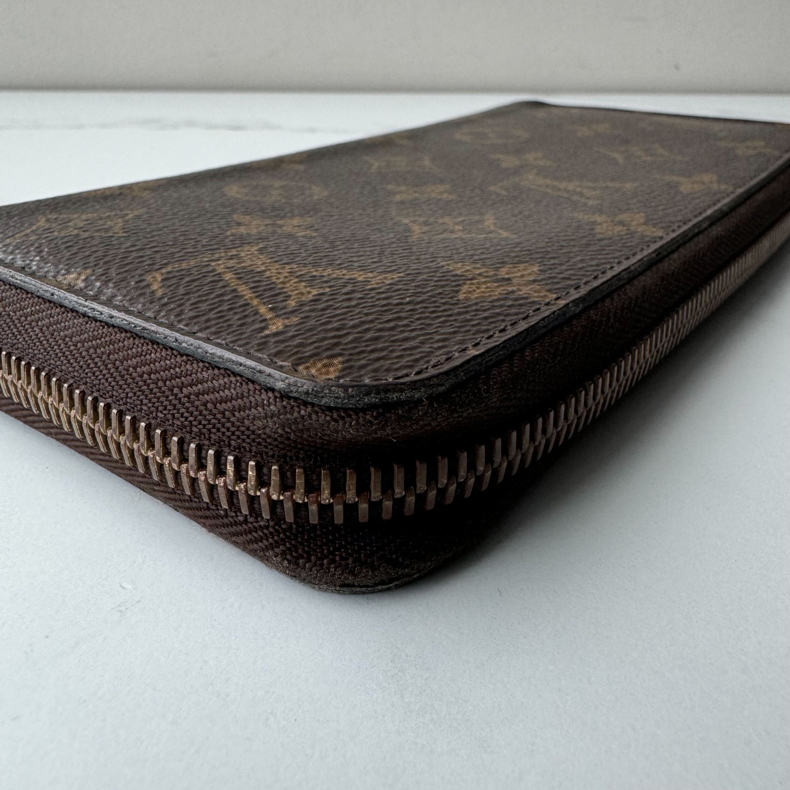 Louis Vuitton Zippy Wallet