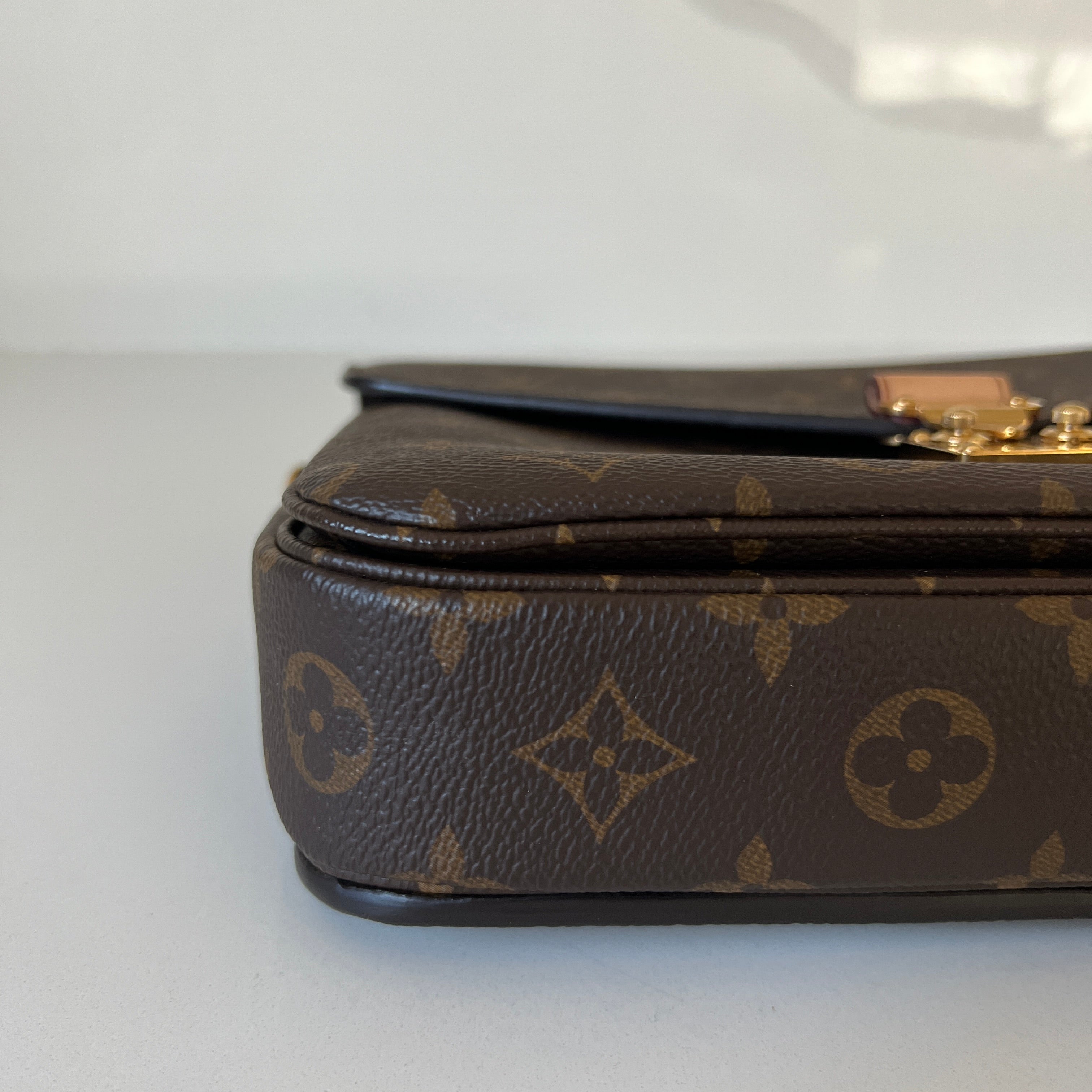 Louis Vuitton pochette metis