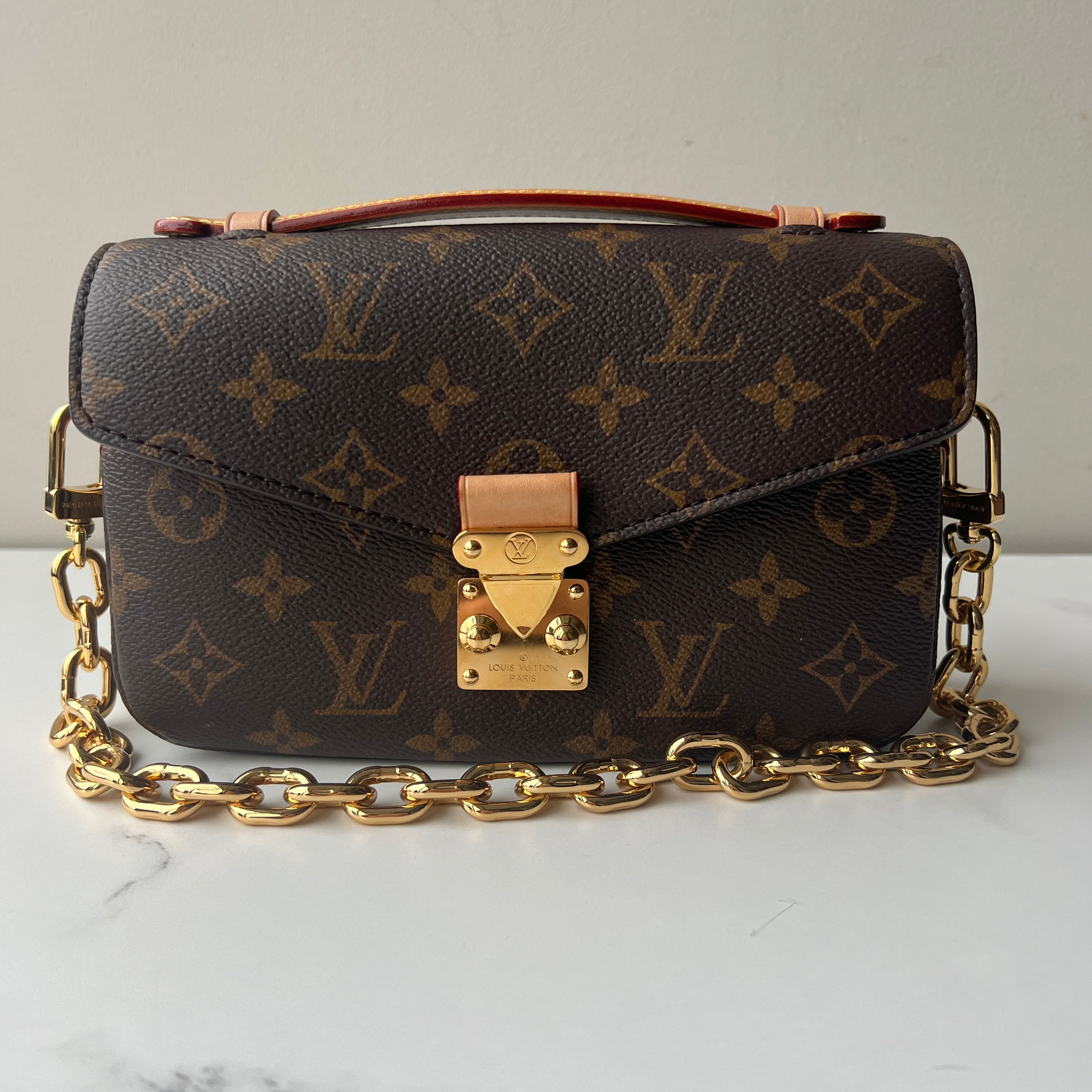 Louis Vuitton Pochette Metis East West