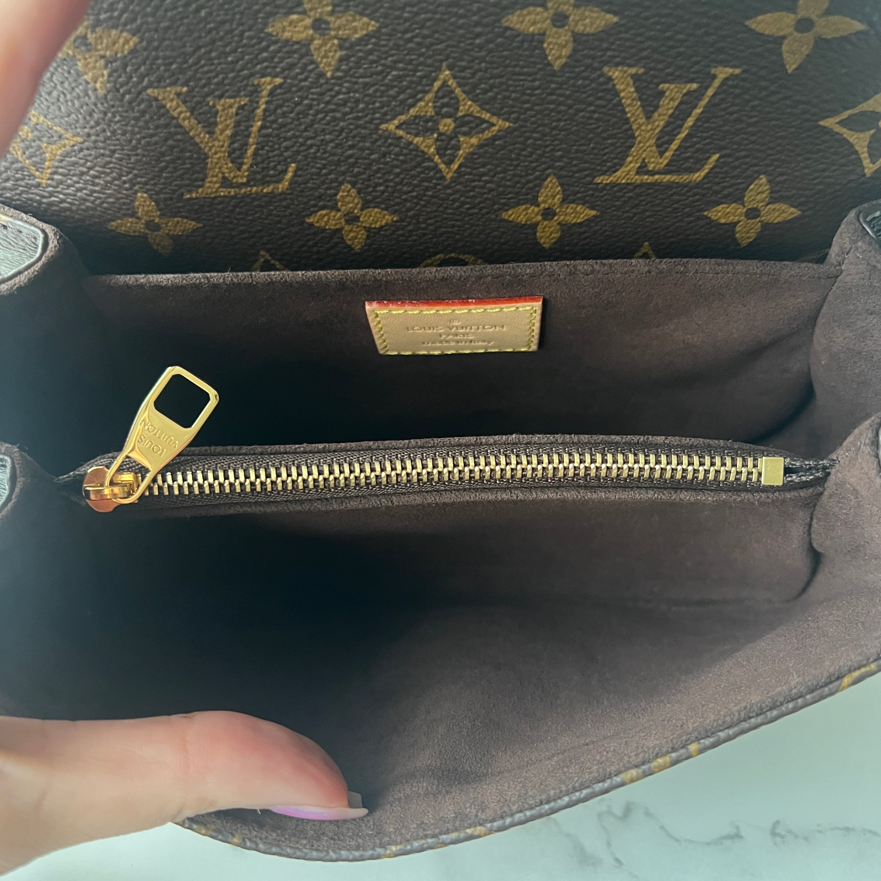 Louis Vuitton Pochette Metis East West