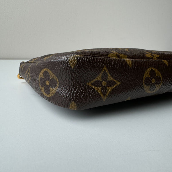 Louis Vuitton Pochette Accessories