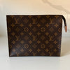 Louis Vuitton Toiletry 26