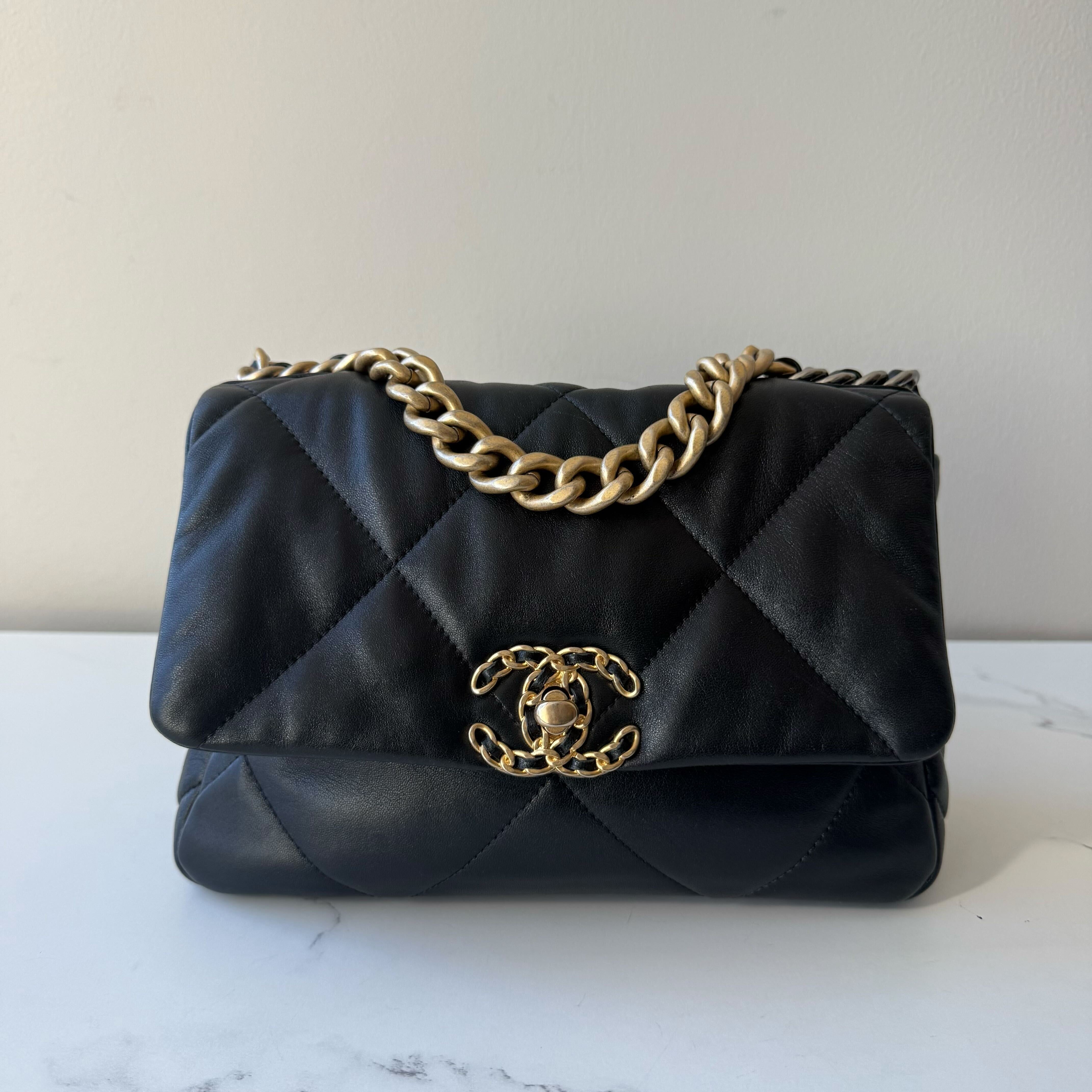 Chanel 19
