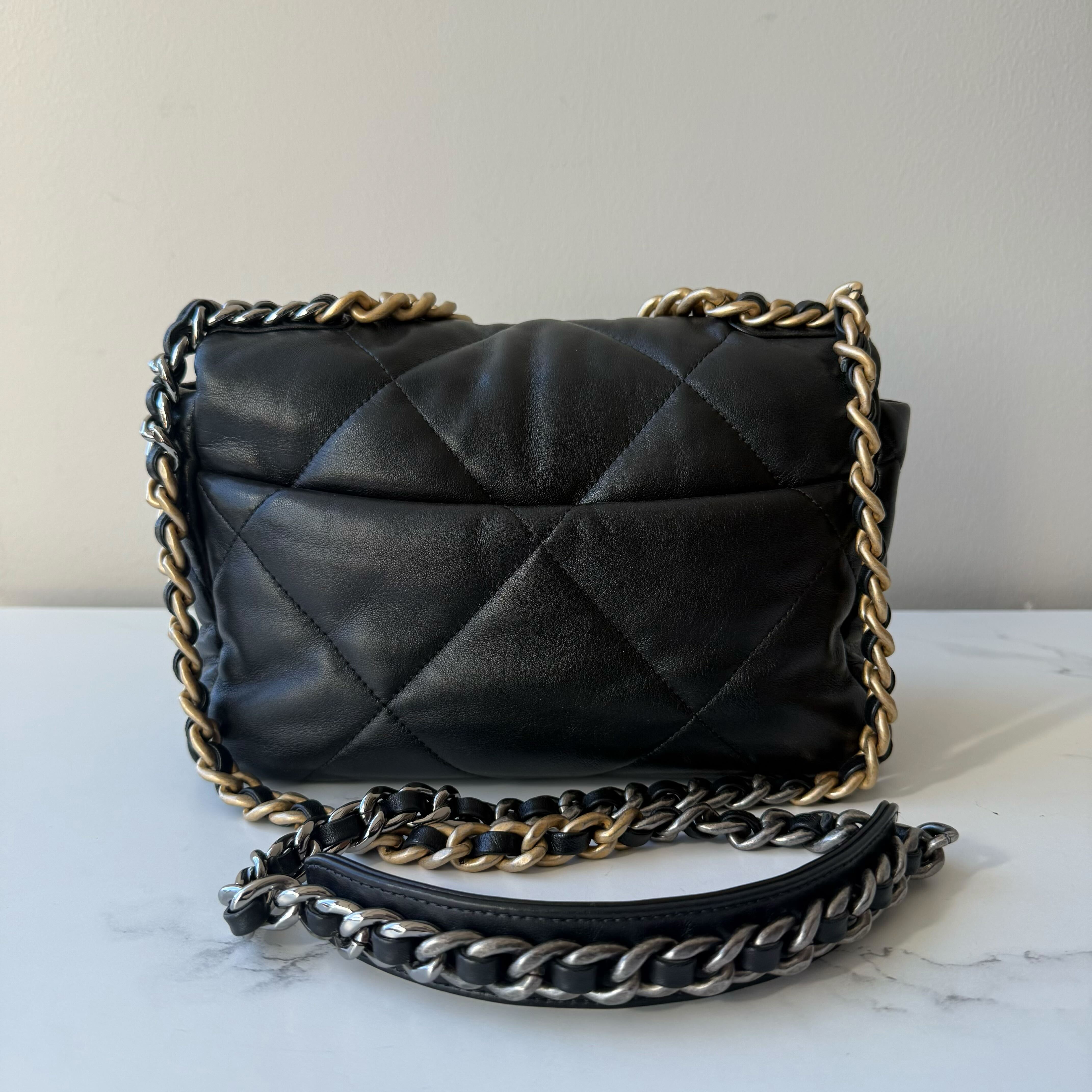 Chanel 19