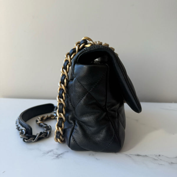 Chanel 19