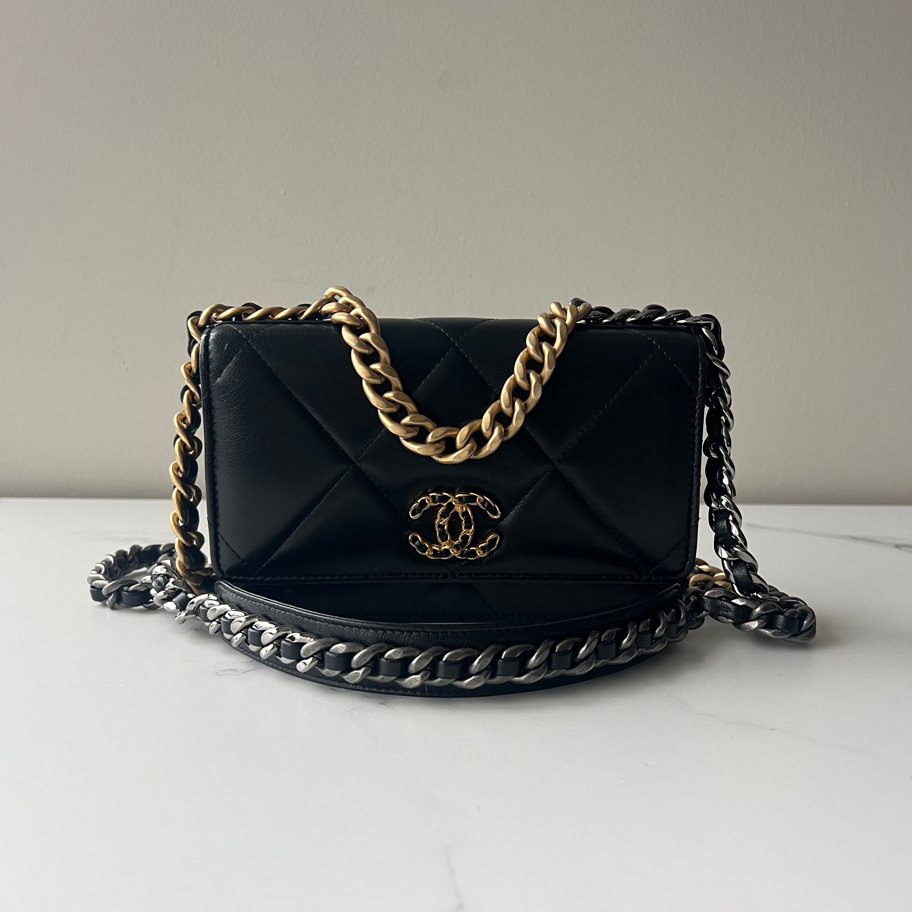 Chanel Wallet on Chain