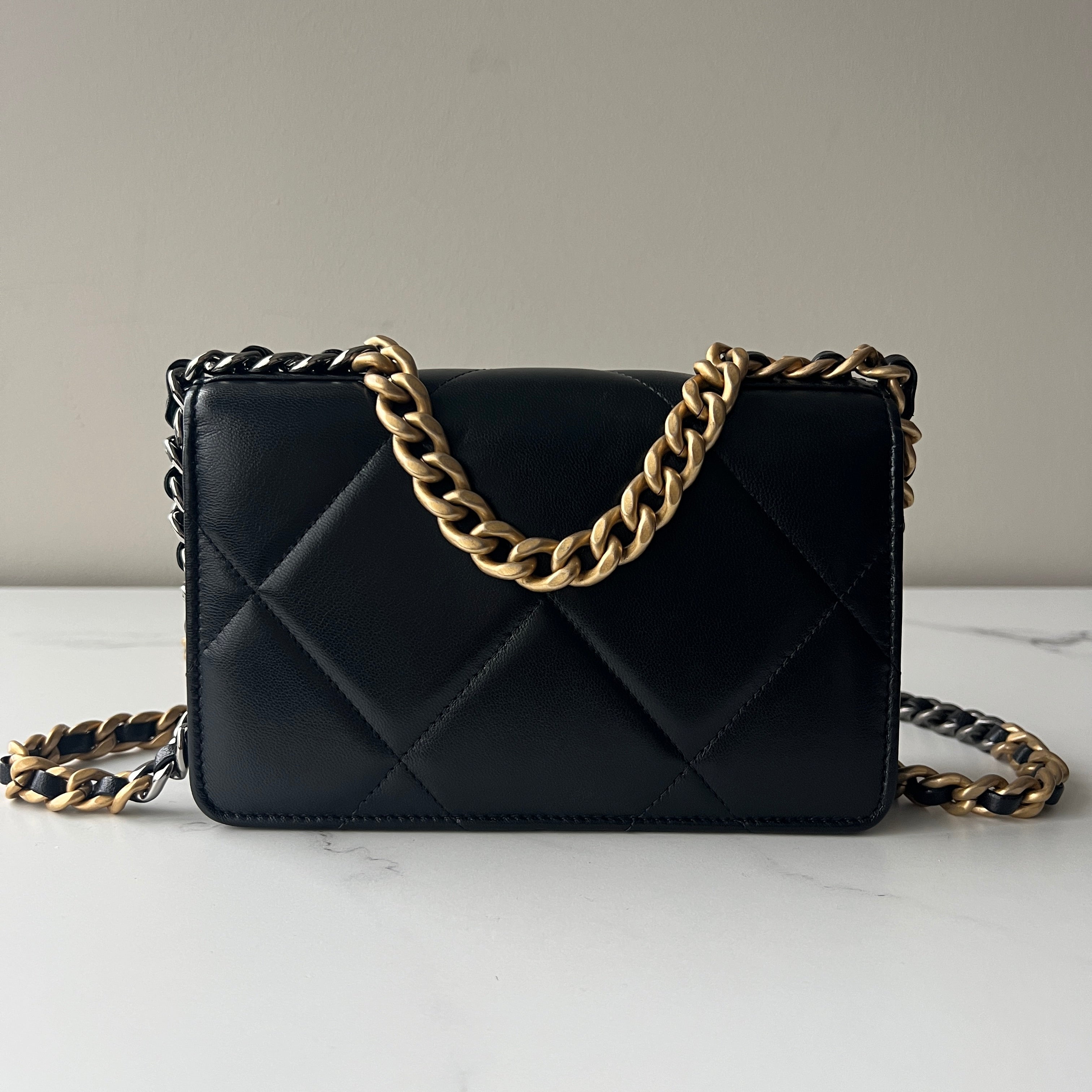 Chanel Wallet on Chain