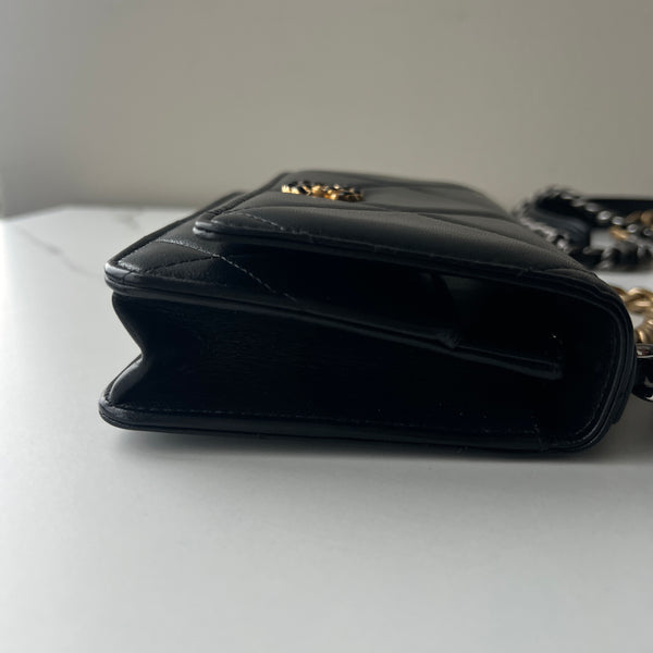 Chanel Wallet on Chain