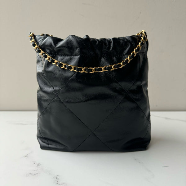 Chanel Mini 22