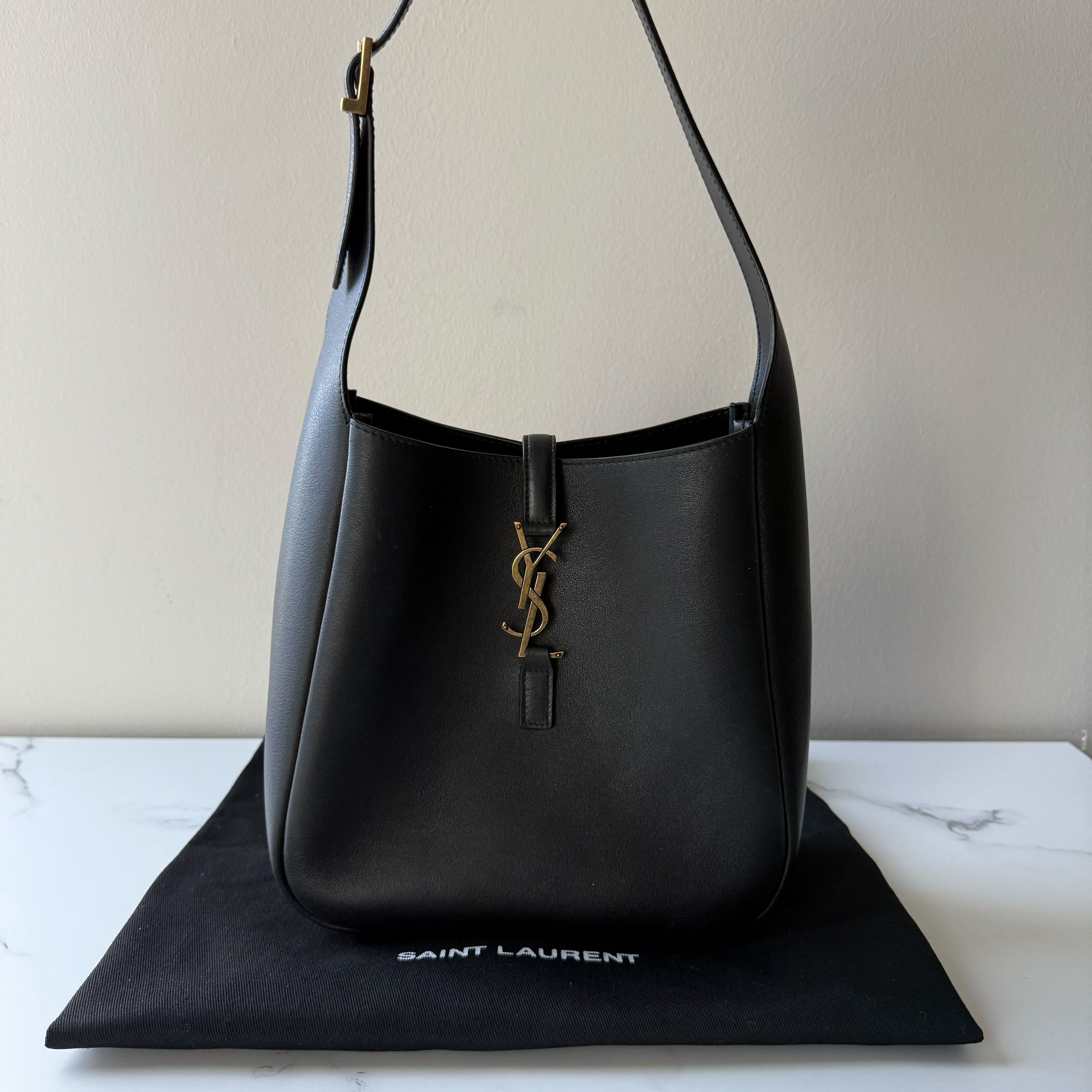 Saint Laurent 5 A 7