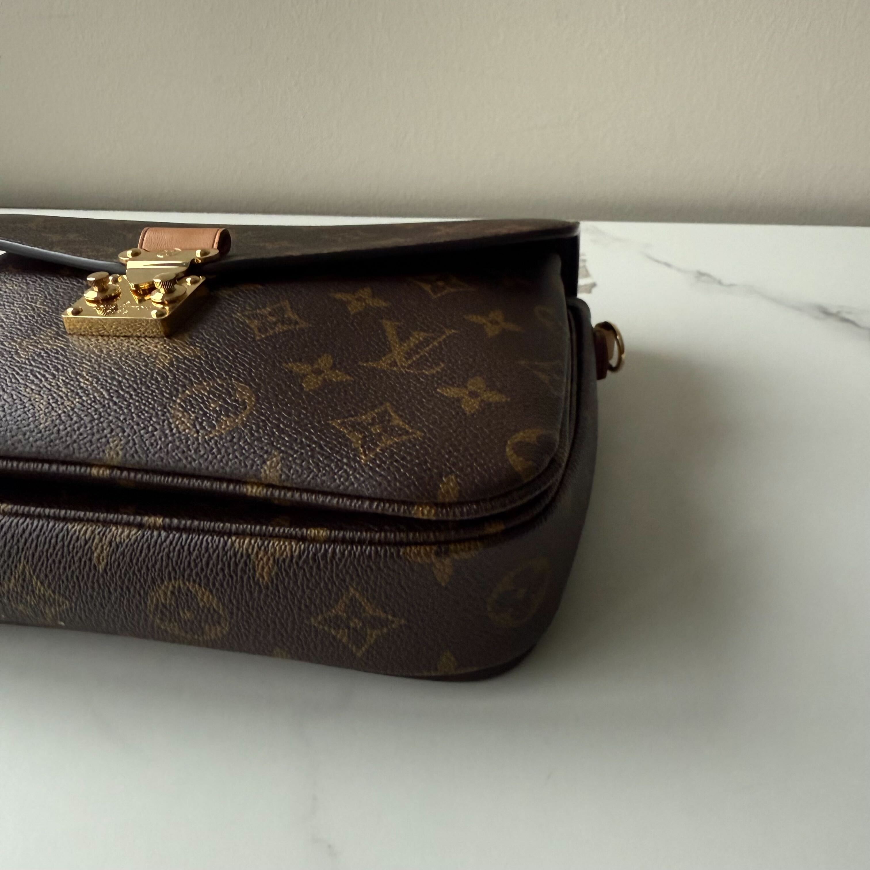 Louis Vuitton Pochette Metis