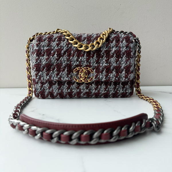 Chanel 19