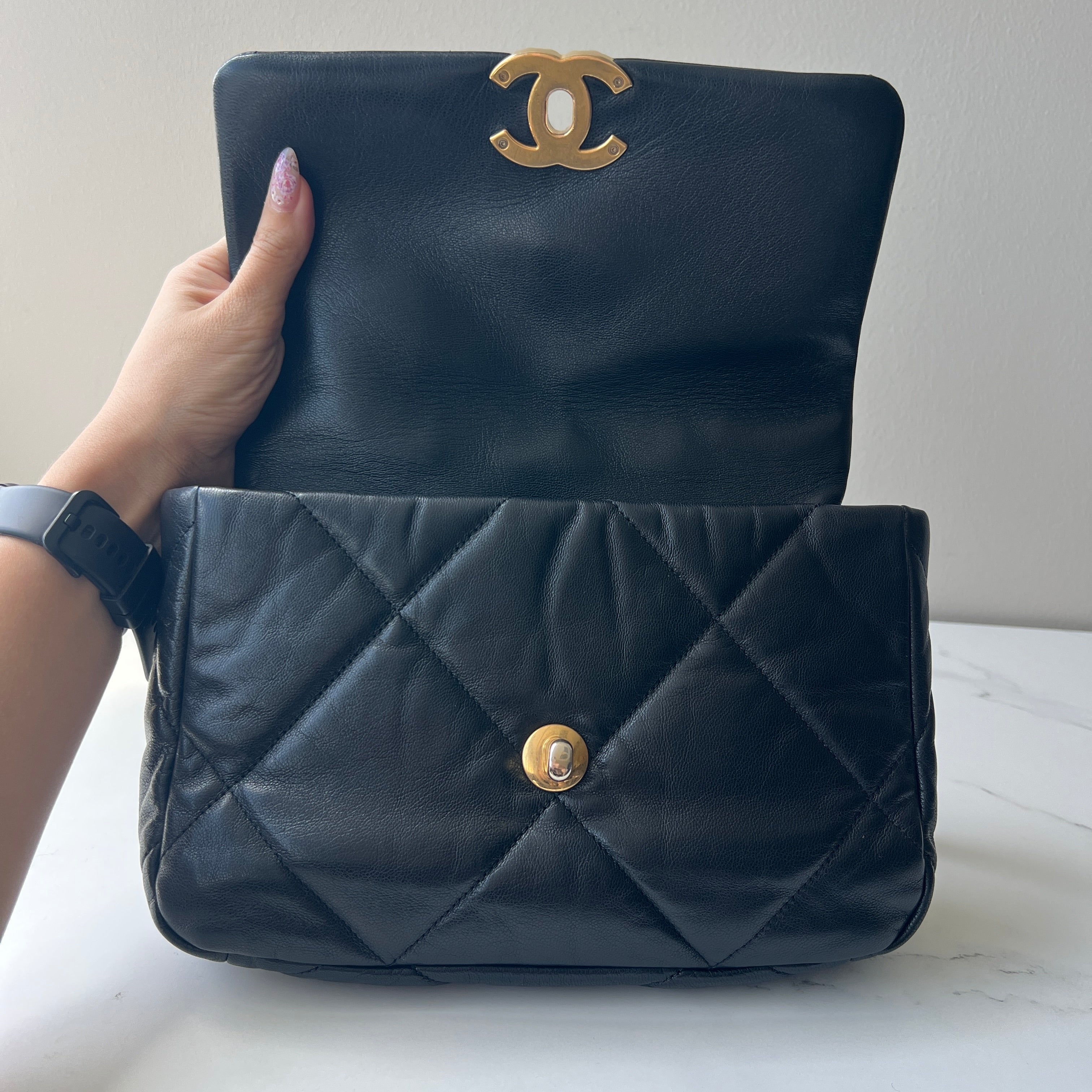 Chanel 19