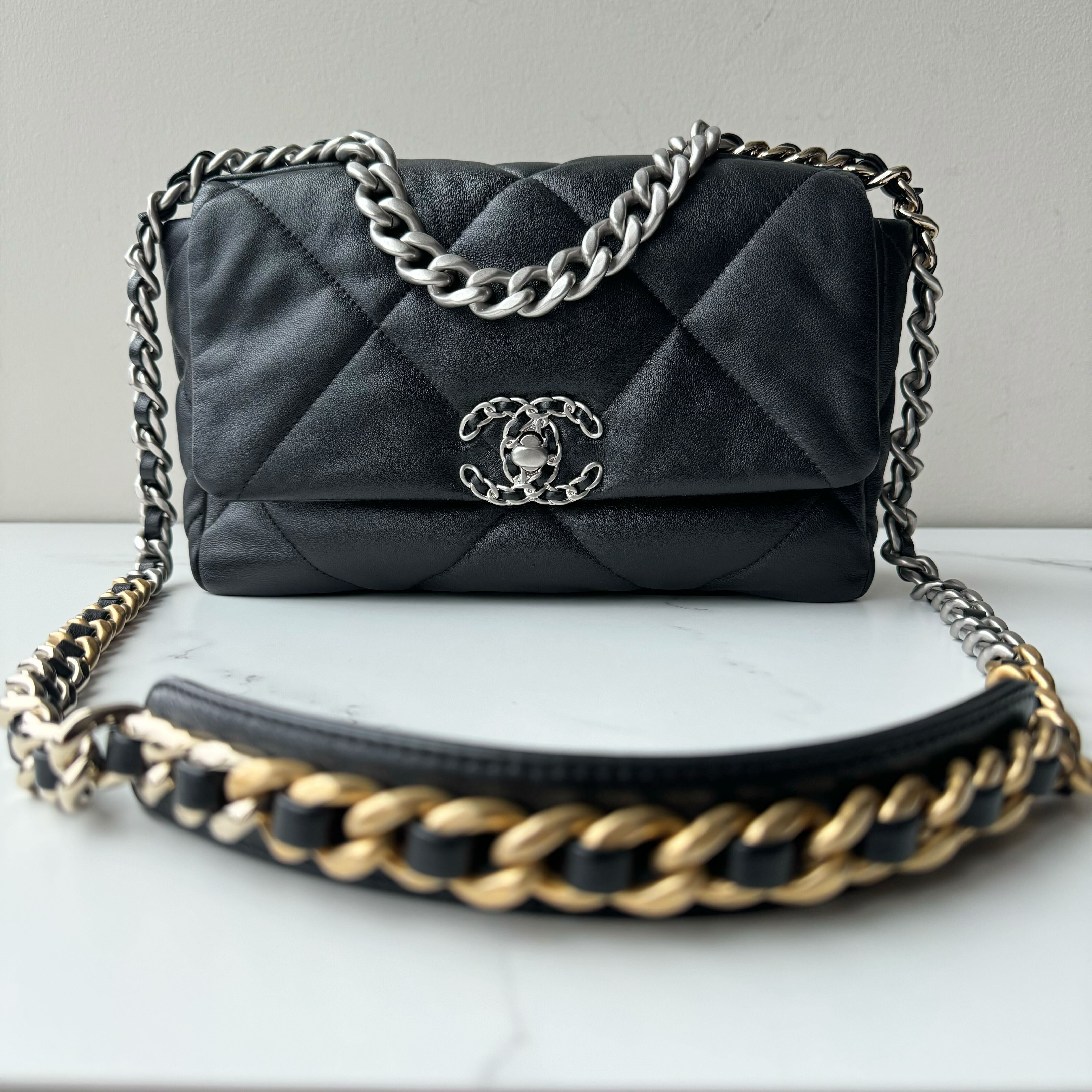 Chanel 19