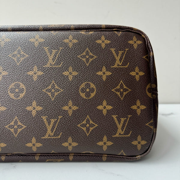 Louis Vuitton Neverfull MM & Pouch