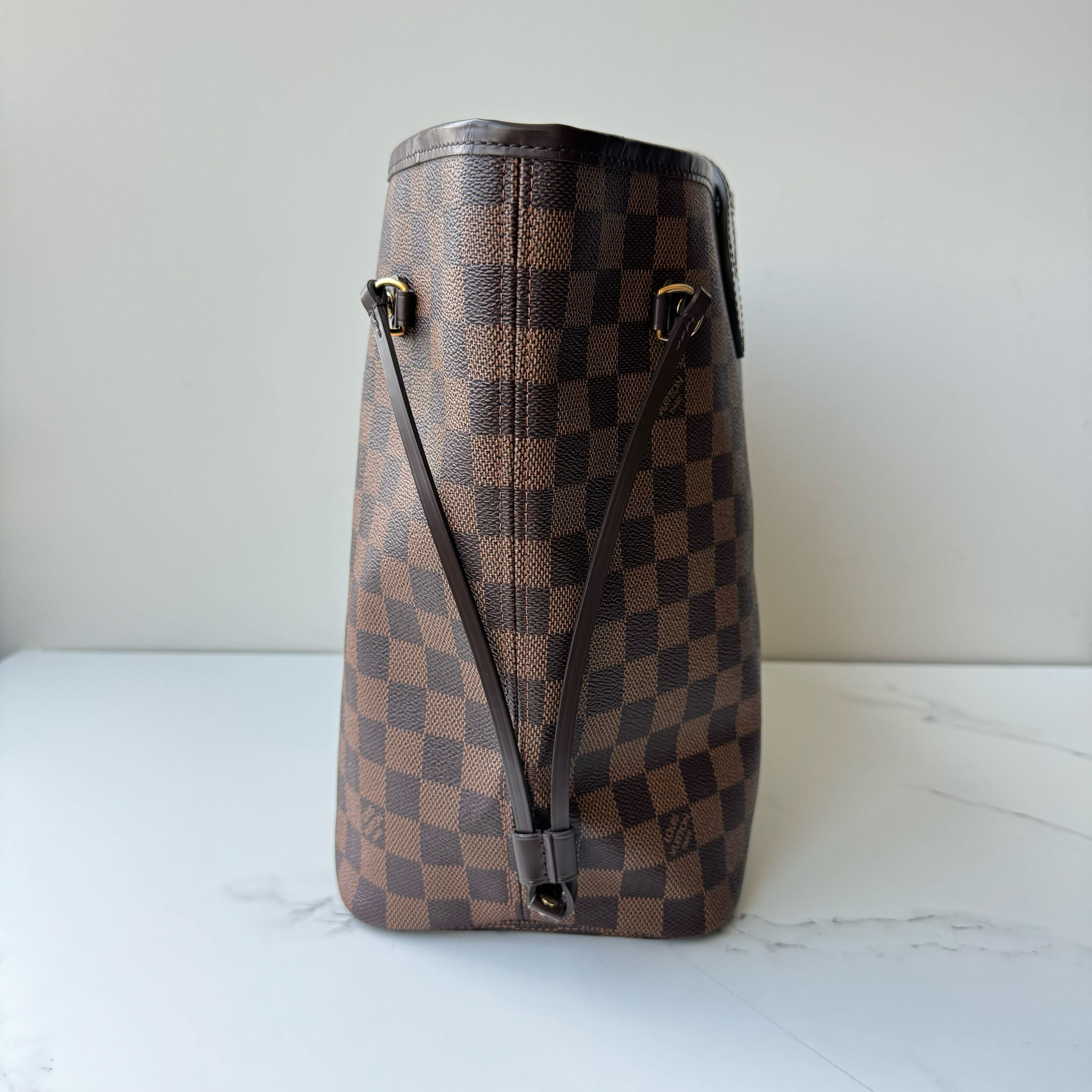 Louis Vuitton Neverfull MM & Pouch