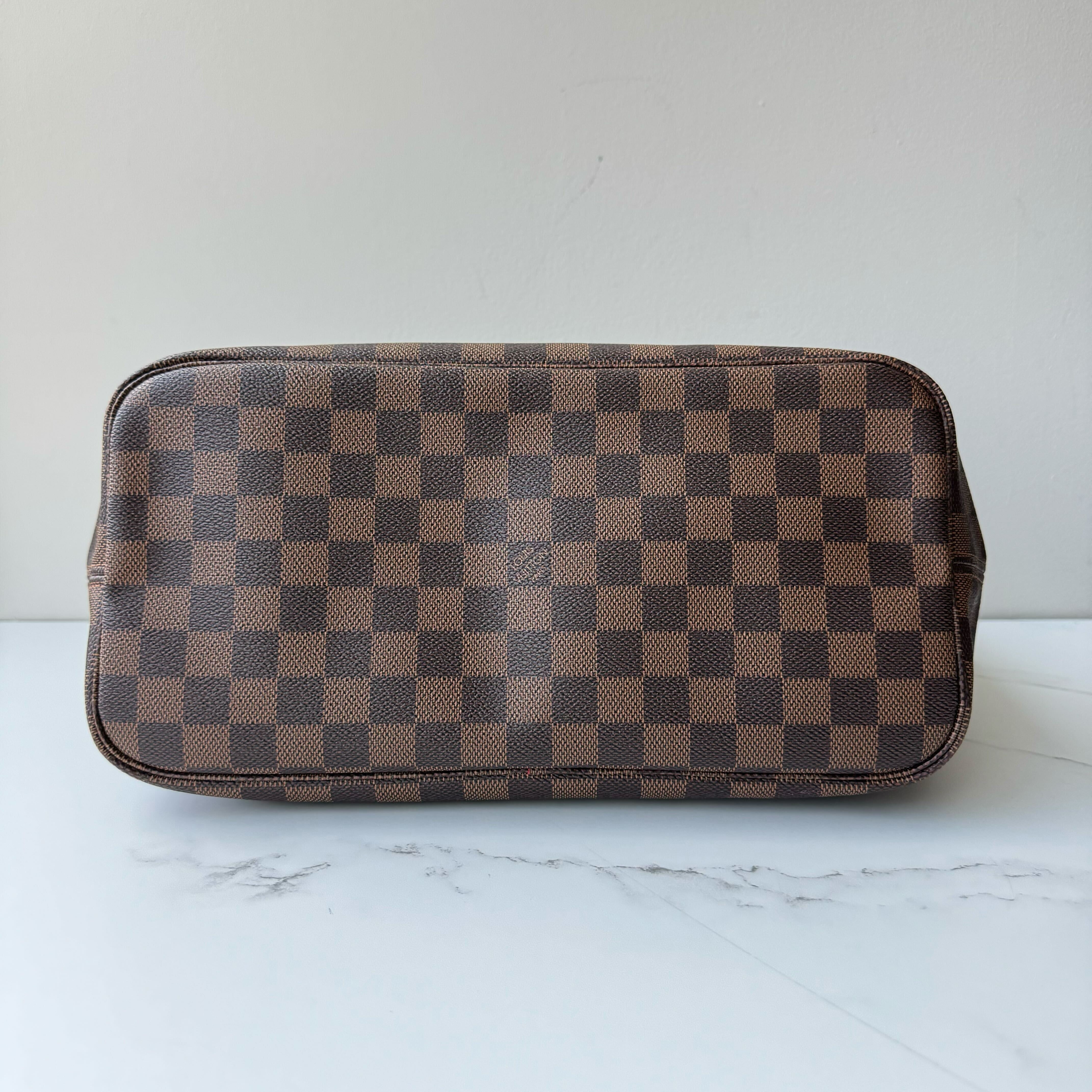 Louis Vuitton Neverfull MM & Pouch