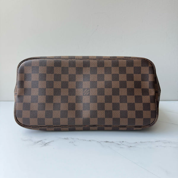 Louis Vuitton Neverfull MM & Pouch