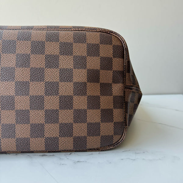 Louis Vuitton Neverfull MM & Pouch