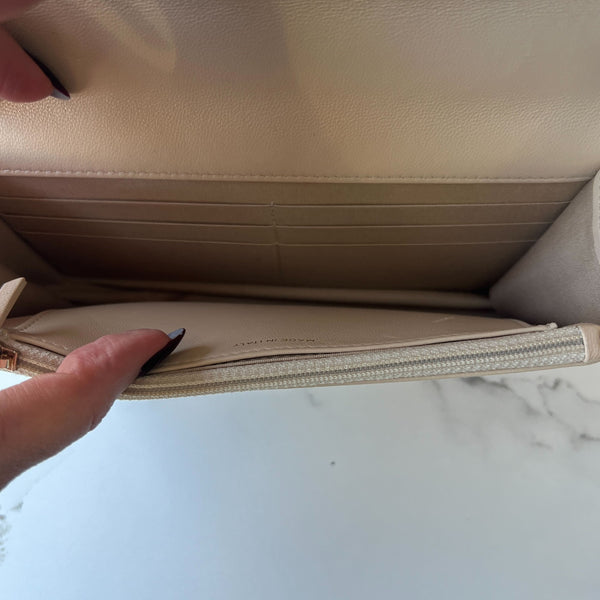 Chanel 19 Wallet on Chain