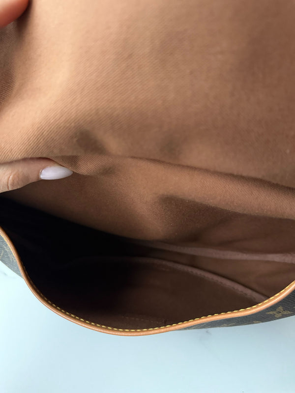 Louis Vuitton Saumur