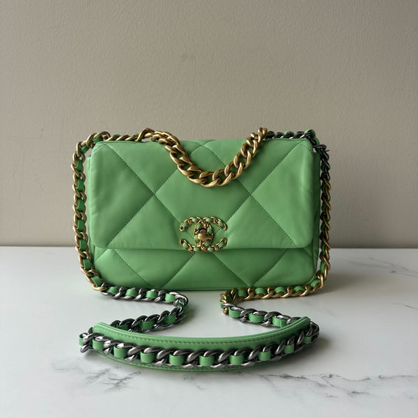 Chanel 19