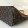 Vuitton Neverfull MM & Pouch