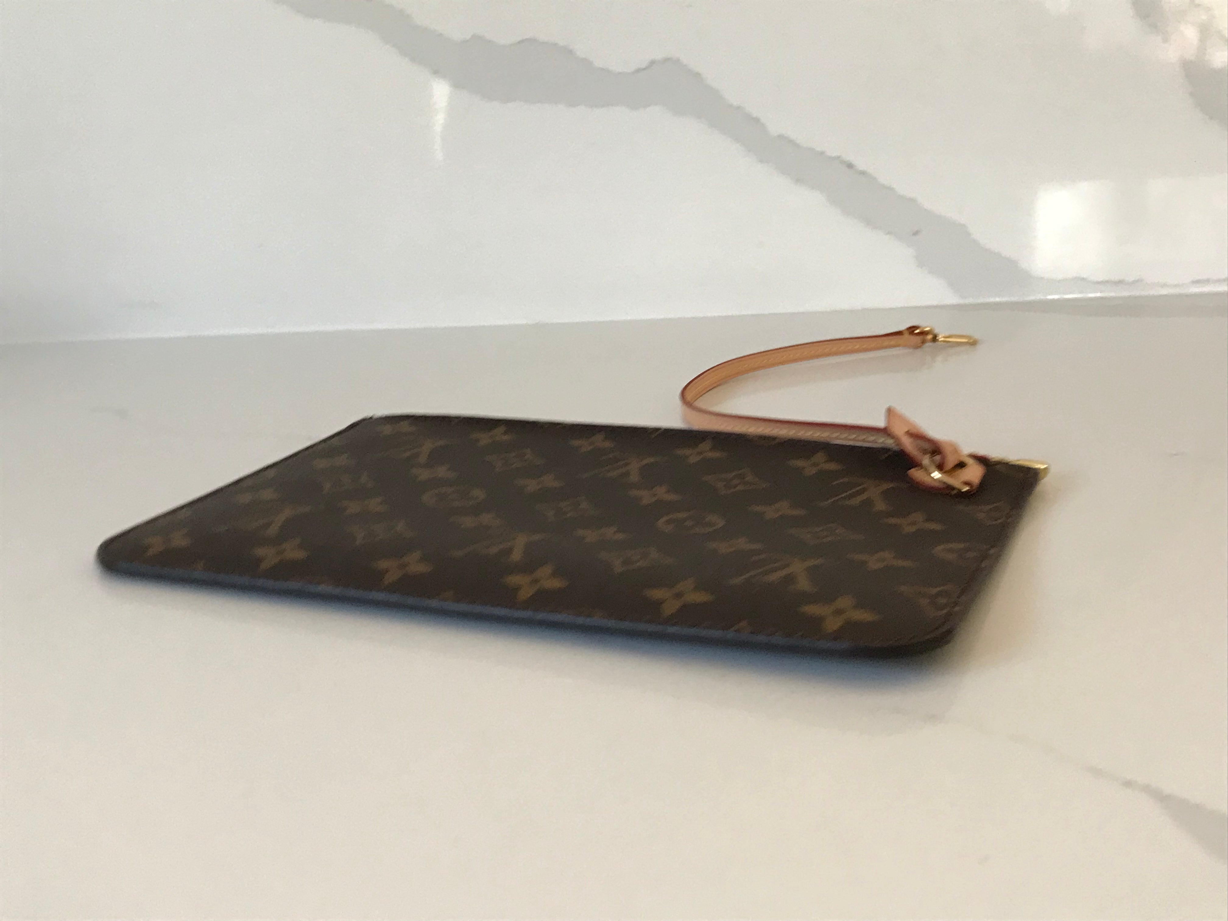 Vuitton Neverfull MM & Pouch