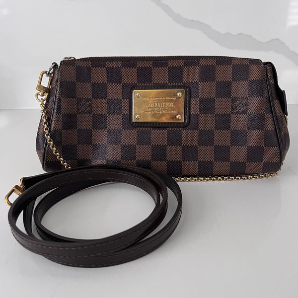 LOUIS VUITTON EVA CLUTCH 2